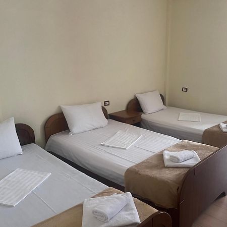 Hotel Saint Marena Pogradec Esterno foto