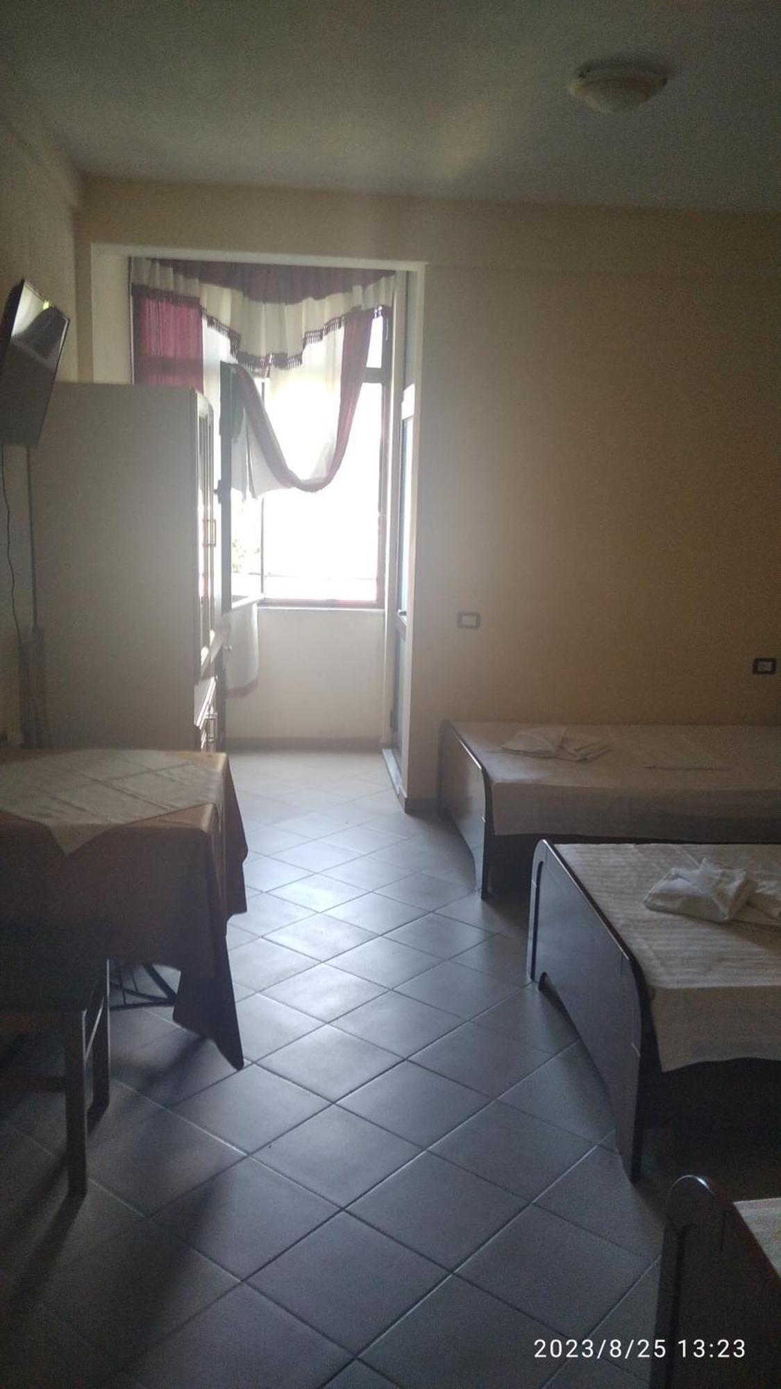 Hotel Saint Marena Pogradec Camera foto
