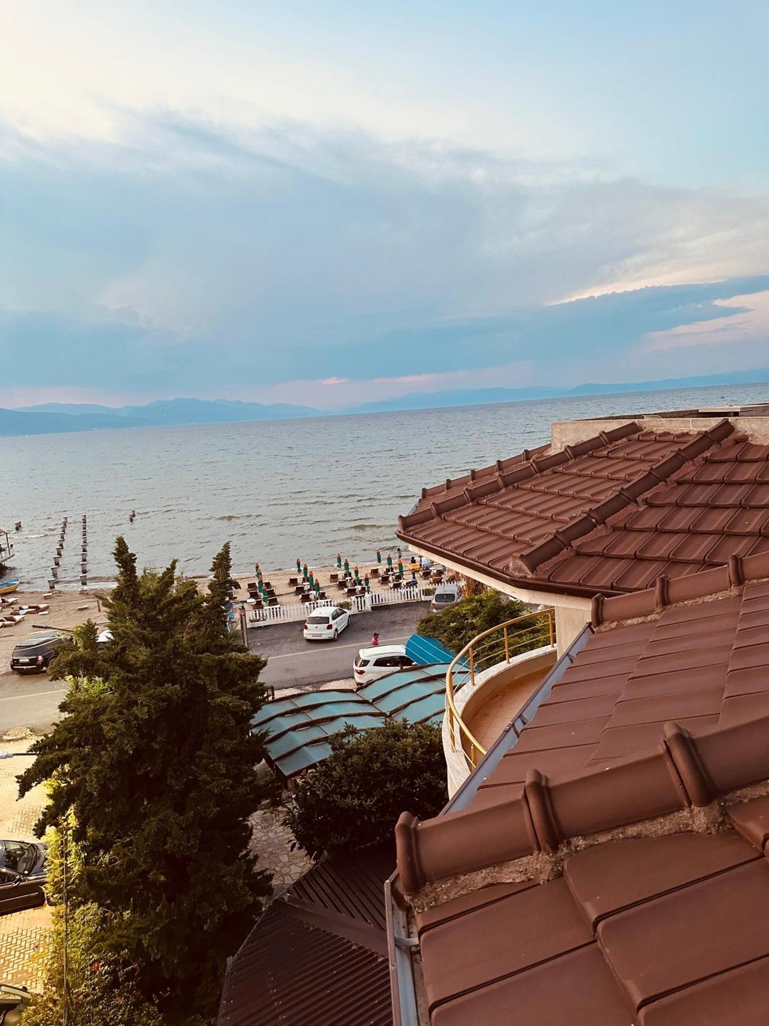 Hotel Saint Marena Pogradec Esterno foto