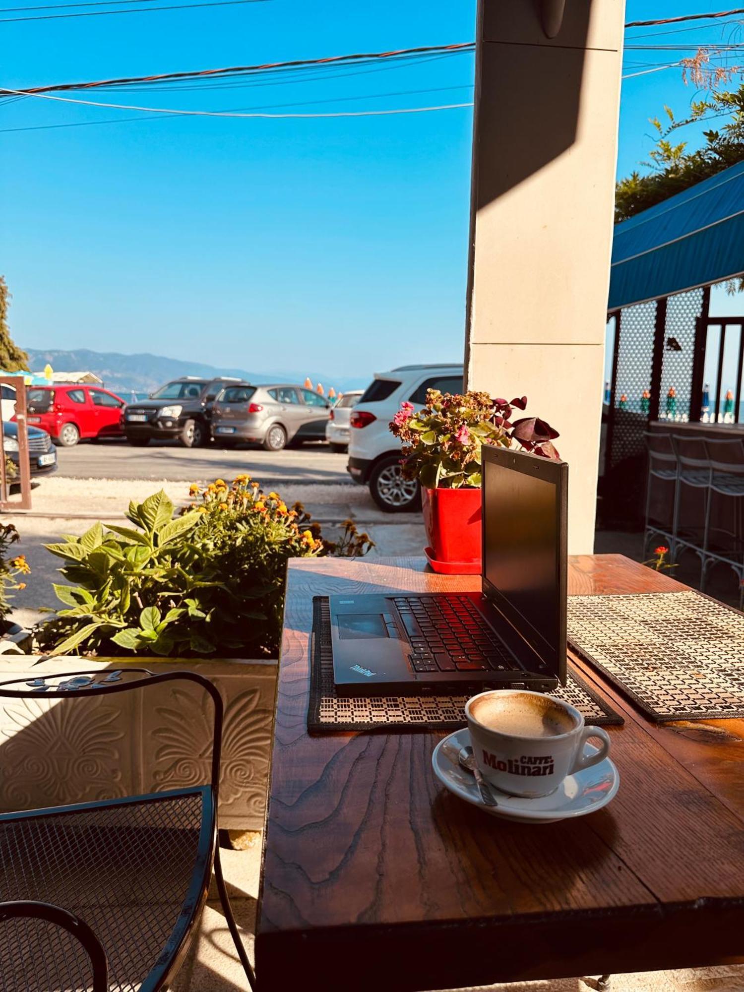 Hotel Saint Marena Pogradec Esterno foto